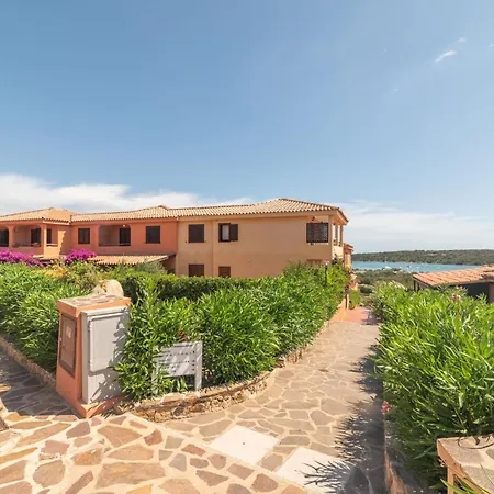 Apartment Apartment F4 - G2- Baia De Bahas By Interhome